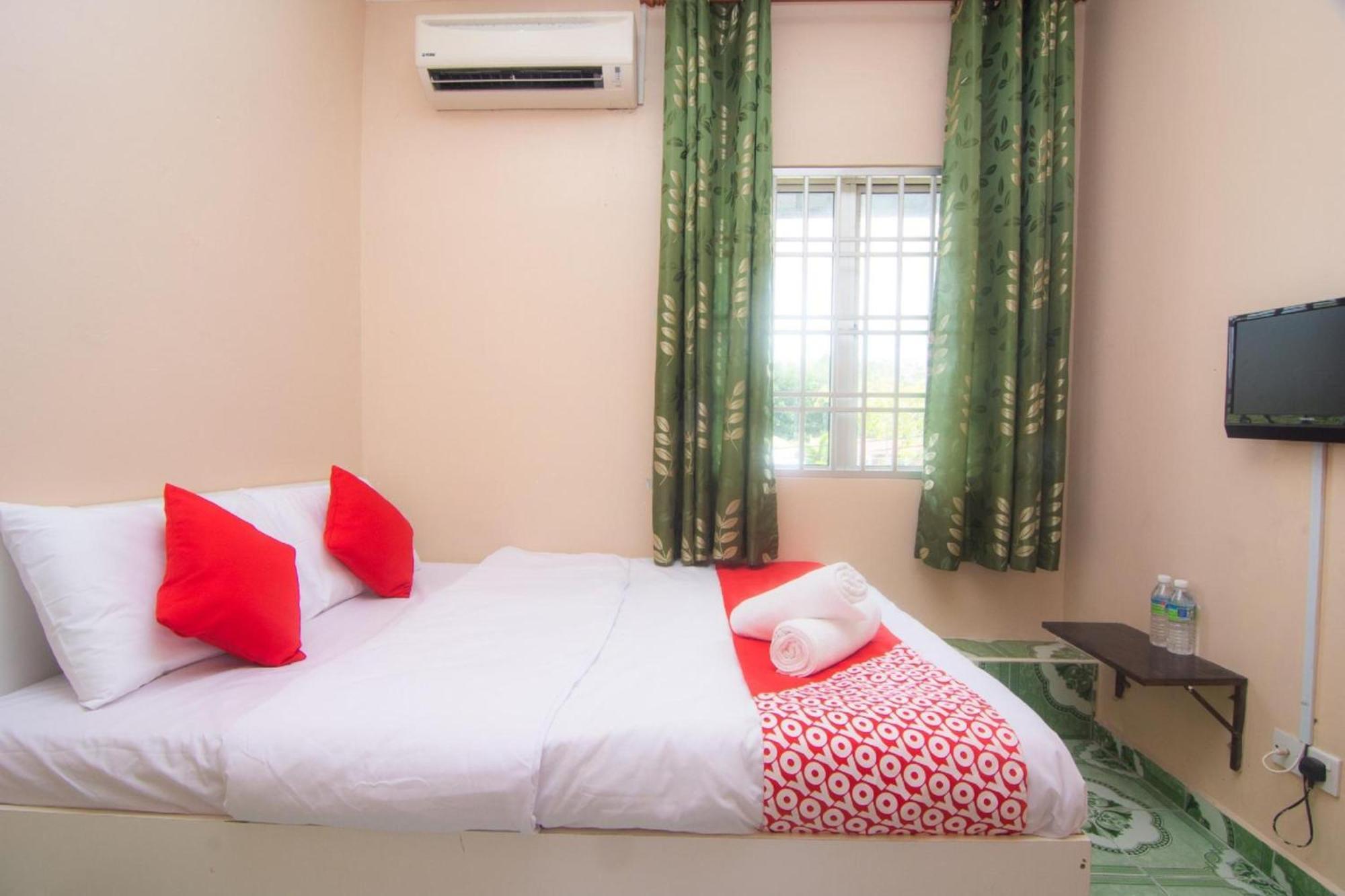 Oyo 1224 Hotel Hajah Rohayah Tanjong Malim Dış mekan fotoğraf