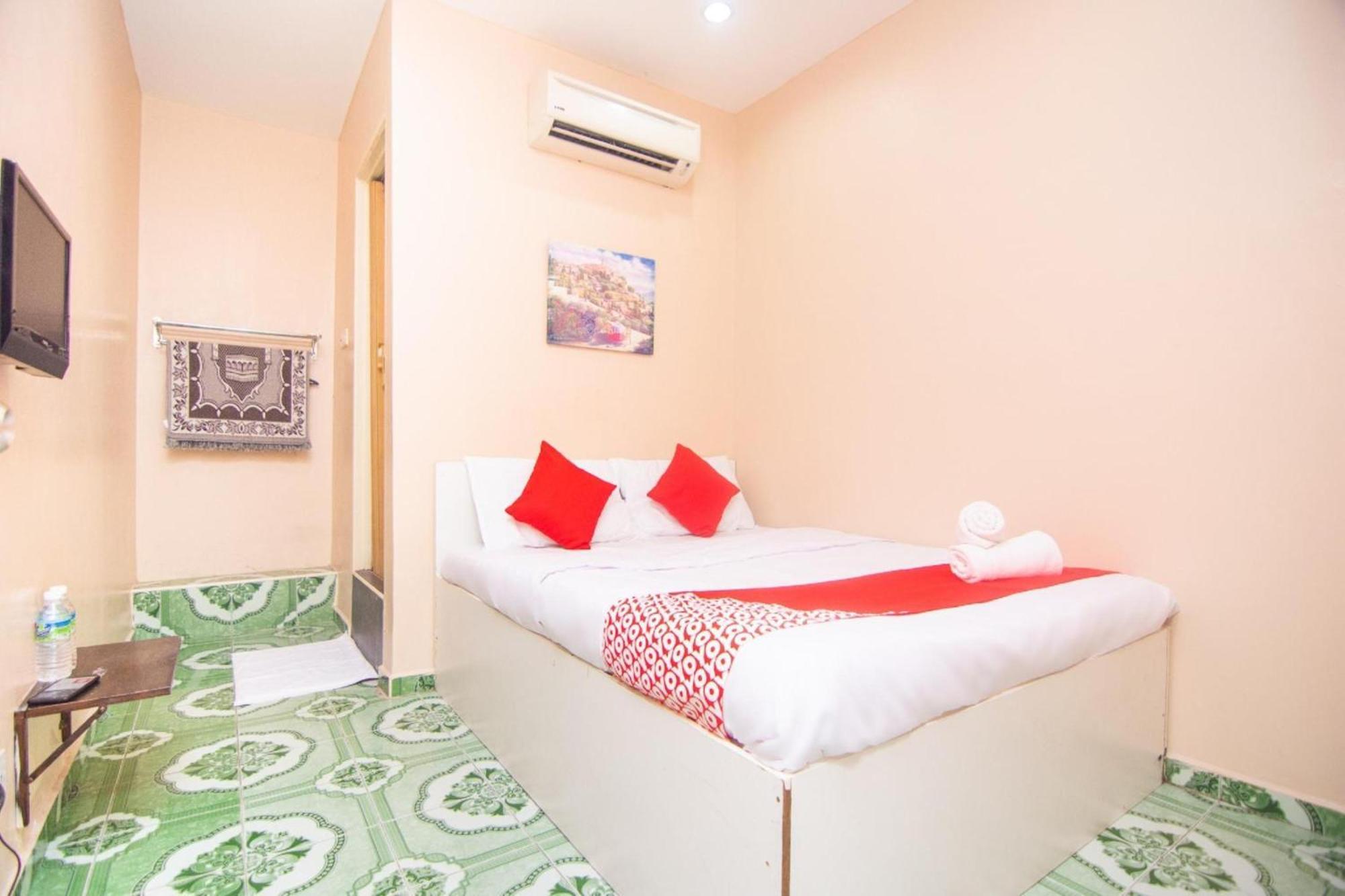 Oyo 1224 Hotel Hajah Rohayah Tanjong Malim Dış mekan fotoğraf