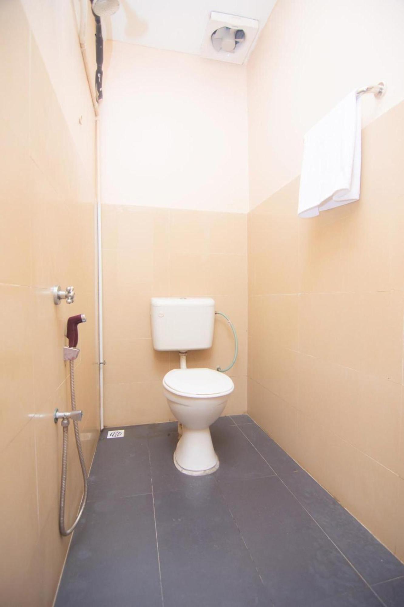 Oyo 1224 Hotel Hajah Rohayah Tanjong Malim Dış mekan fotoğraf