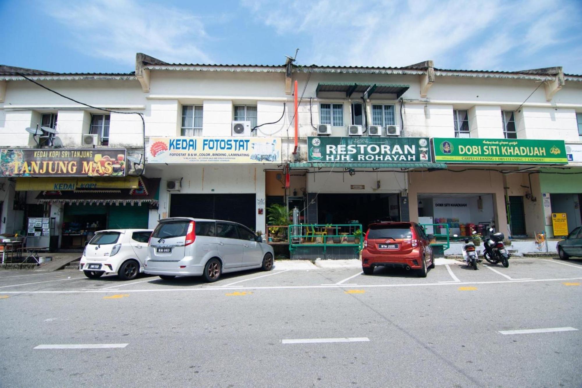 Oyo 1224 Hotel Hajah Rohayah Tanjong Malim Dış mekan fotoğraf